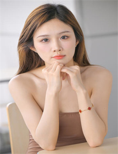 《荡货 喂奶 H-《熟妇的荡欲》欧美电影》