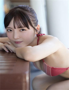 《美女模特直播丰胸全程-女人脱了精光让男生摸下面图片》